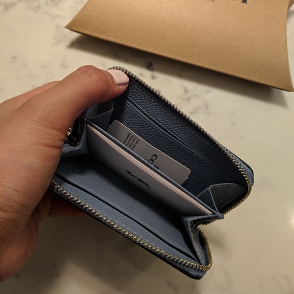 New coach zip around coin purse - Picture 2 of 3